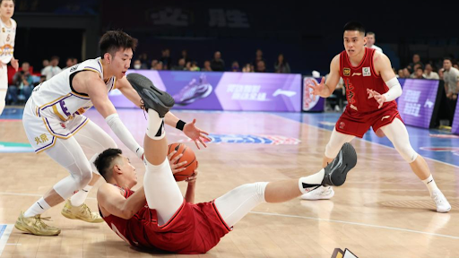 埃斯特旺：有些队友不相信我才18岁，我有时也觉得不可思议